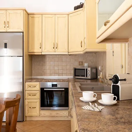 فيلة وايت أوركيد Pýrgos