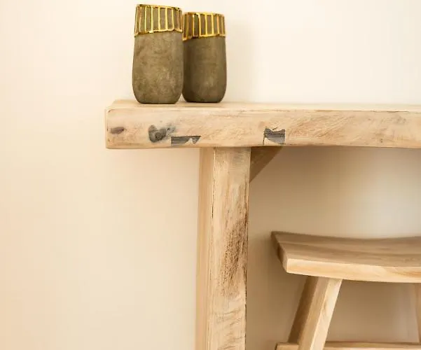 فيلة وايت أوركيد