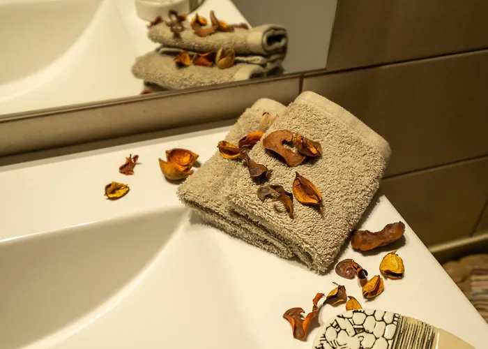 وايت أوركيد فيلة Pýrgos