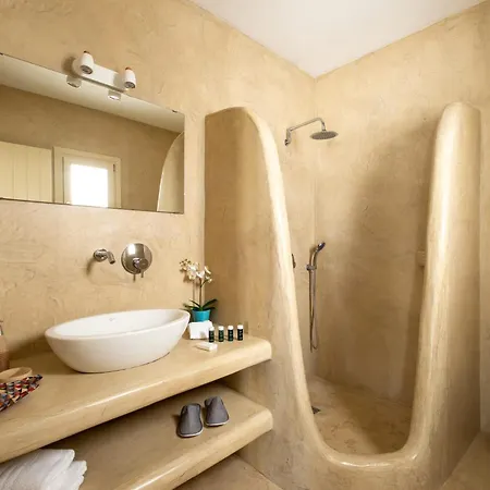 White Orchid Pýrgos