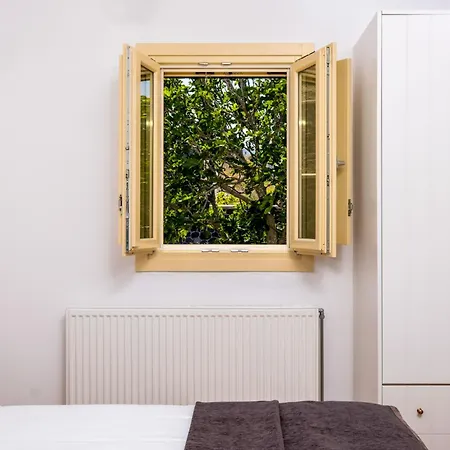 White Orchid Βίλα